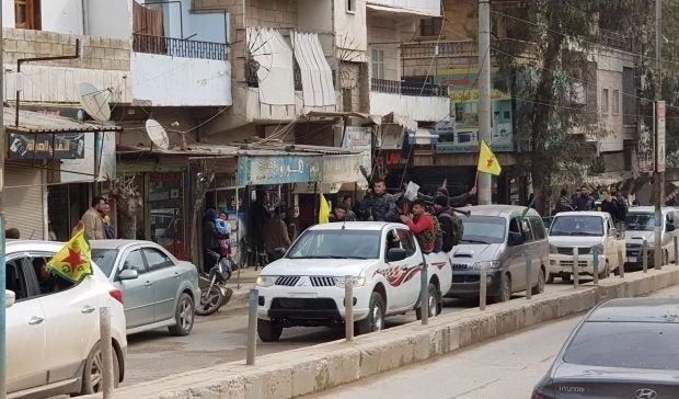 Χιλιάδες Κούρδοι μαχητές εισέρχονται στην Αφρίν για να πολεμήσουν τους Τούρκους